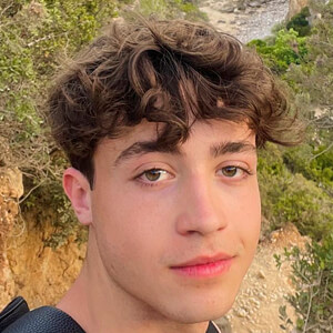 Juan Pérez, 24 (TikTok Star)