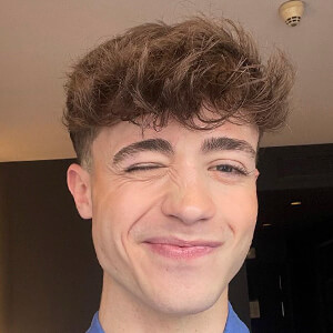 Juan Pérez, 24 (Estrella de TikTok)