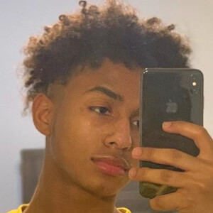 Juan Ware, 23 (Estrella de Instagram)