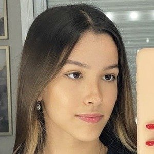 Julia Alves image 5