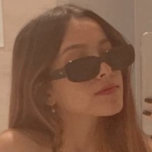 Julia Alves image 7