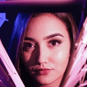 Julia Carvalho, 25 (YouTube Star)