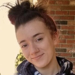 Julia Collins image 5