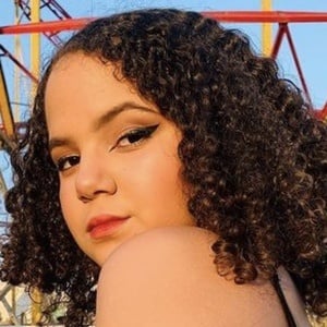 Júlia Costa, 19 (Pop Singer)