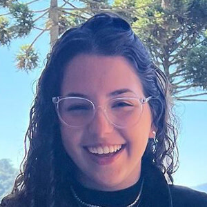 Julia Dourado, 21 (TikTok明星)