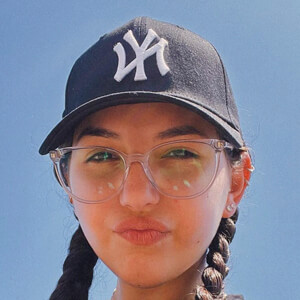 Julia Dourado, 21 (TikToker)