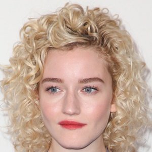 Julia Garner image 1