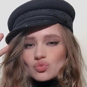 Julia Gisella, 26 (插画家)