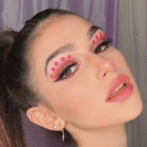 Julia Merekoulias, 22 (TikTok Star)