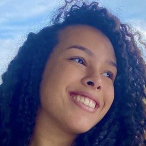 Julia Olliver, 22 (Instagram Star)