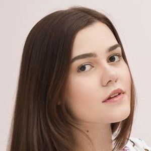 Julia Papile image 6