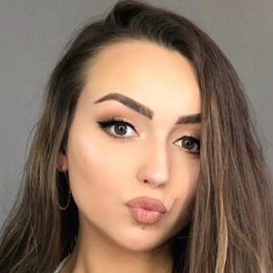 Julia Raleigh, 28 (TikTok明星)