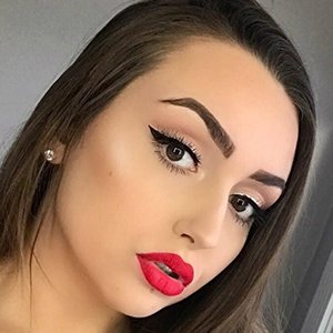 Julia Raleigh, 28 (TikTok Star)