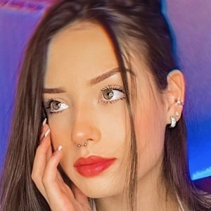 Julia Rossi, 19 (TikTok Star)