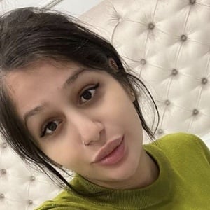 Julia Tica image 3