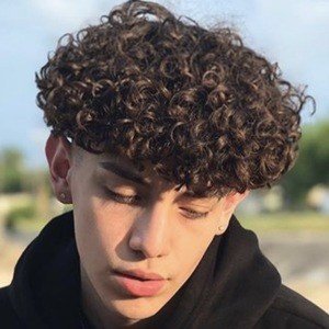Julian Barboza, 24 (Instagram明星)
