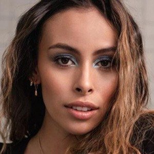 Juliana Pérez, 26 (流行歌手)