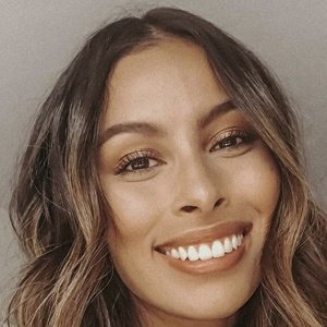 Juliana Pérez, 27 (流行歌手)