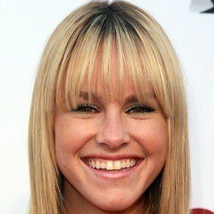 Julie Berman image 3