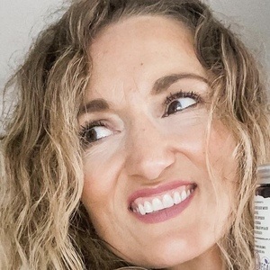 Julie Haneline, 40 (TikTok明星)