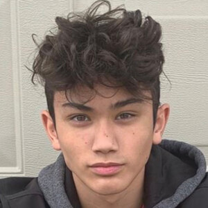 Julius Quenneville, 21 (TikTok明星)