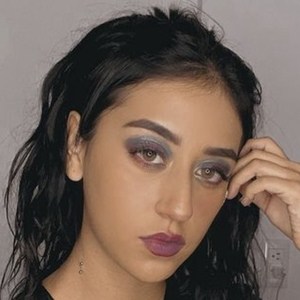 Juls_sal, 23 (Estrella de TikTok)