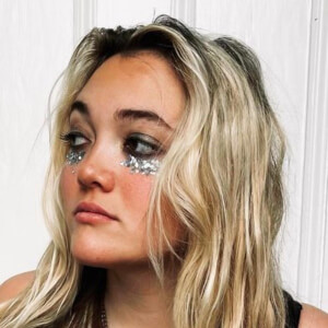 Julz Dunne (TikTok Star) - Age, Birthday, Bio, Facts, Family, Net Worth
