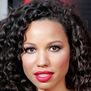 Jurnee Smollett-Bell, 39 (Actriz de Televisión)