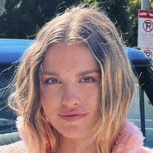 justezoe, 24 (TikTok Star)