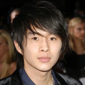 Justin Chon image 5