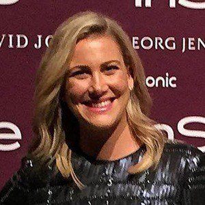 Justine Schofield image 4