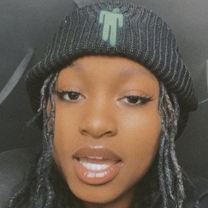 jxdesch, 22 (TikTok Star)