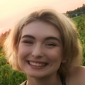 kaelynwhitee, 23 (TikTok Star)