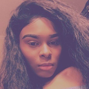 Kailani Loren, 26 (YouTube明星)