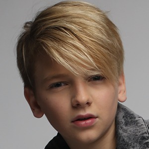 Kain Rivers, 21 (Pop Singer)