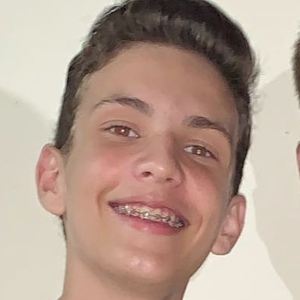 Kaique Bueno, 20 (Pop Singer)