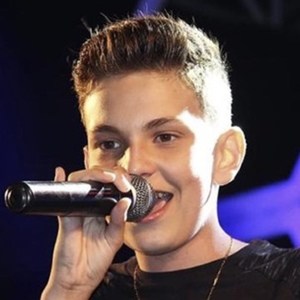 Kaique Bueno, 20 (流行歌手)