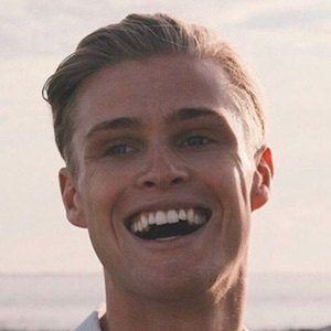 Kaj van der Voort, 29 (Pop Singer)