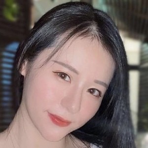 Kamchi Chan, 26 (Instagram Star)