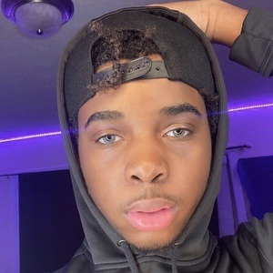 Kameron Wells image 8