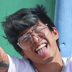 Kanou Awata, 29 (Cantante pop)