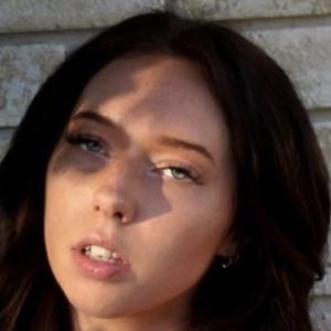 Kara Cardwell, 22 (TikTok明星)