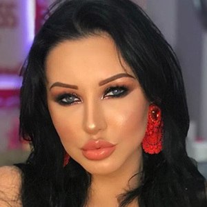 Kara Lina, 32 (Model)