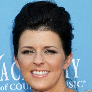 Karen Fairchild, 54 (乡村歌手)