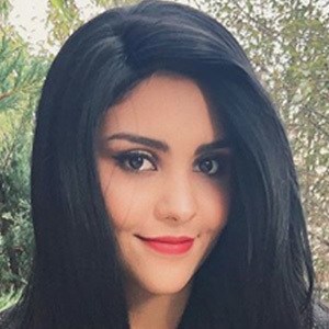 Karen Navarro, 26 (Instagram Star)