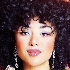 Karen Portela, 36 (Star di YouTube)