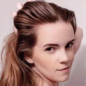 Kari Lewis, 36 (TikTok Star)