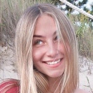 Karina Grace, 21 (TikTok明星)