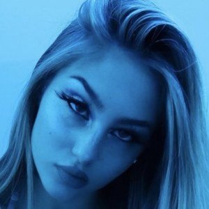 Karina Grace, 21 (TikTok明星)