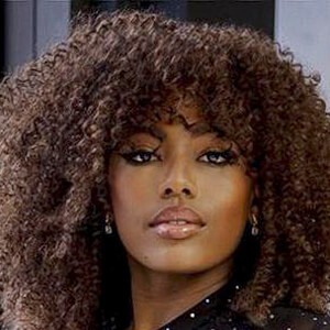 Karina Nicoldine, 28 (企业家)